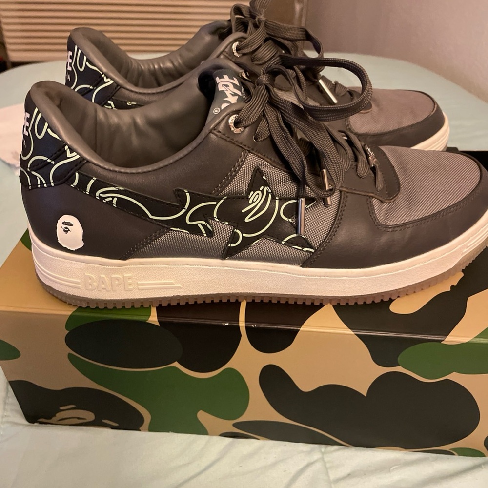 Bape Gray Sneakers for Casual Style - Picture 4 of 16